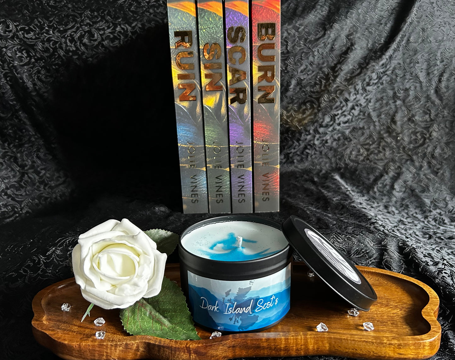 Officially licensed Dark Island Scots candle
